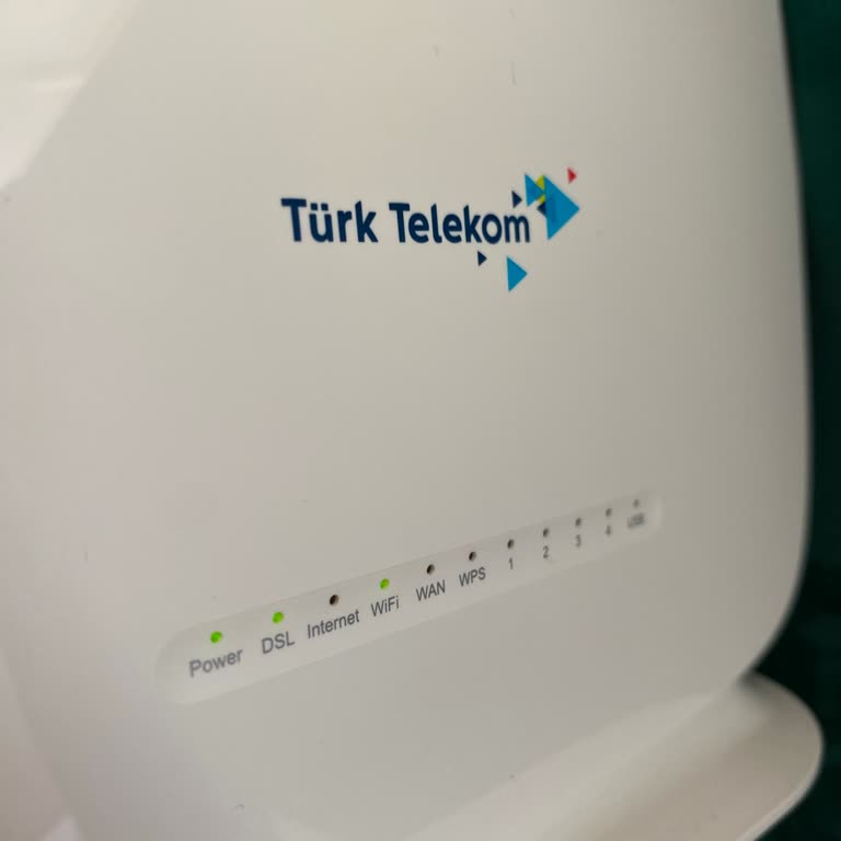 Sürekli Kesilen İnternet Ve Çözüm Sunmayan Müşteri Hizmetleri Nedeniyle Mağduriyet