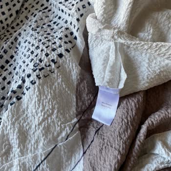 Keten Diye Aldığım Elbiseler Polyester Çıktı, İade Süreci Çok Zor Ve Masraflı