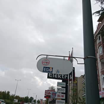 EGO Durak Levhalarının Yanlış Konumlandırılması Yayalar İçin Tehlike Oluşturuyor