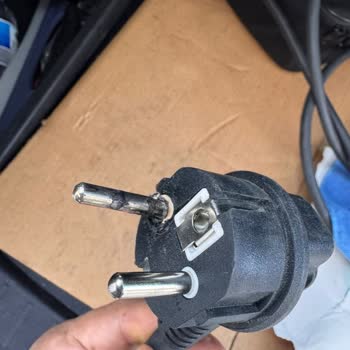 Şarj Kablosunda Yanık Oluştu, Garanti Kapsamında Değişim Talebi