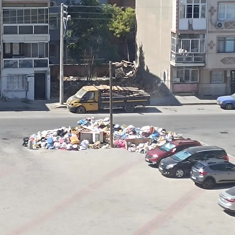 Buca Yeşilbağlar’da Çöp Sorunu Sağlığımızı Tehdit Ediyor