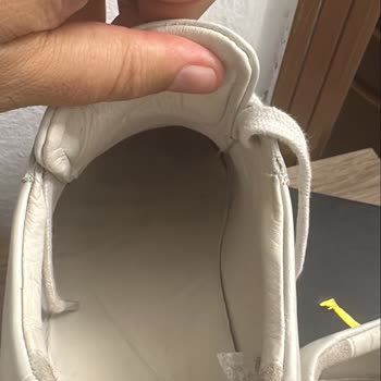 Yeni Alınan Ayakkabı Çorapta Leke Bırakıyor, İade Talebim Reddedildi