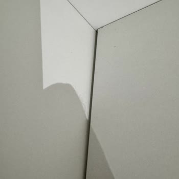 Montaj Hatası Nedeniyle Kitaplık Kullanılamaz Halde Teslim Edildi