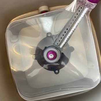 Sıcak Su Nedeniyle Eriyen Aparat Ve Yedek Parça Sorunu