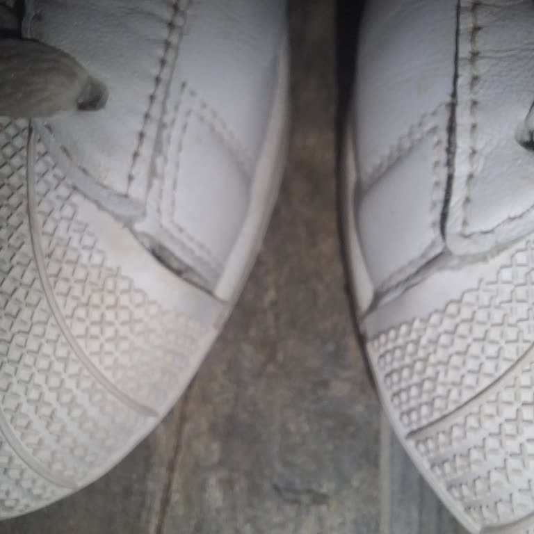 Adidas Superstar Ayakkabıda 4 Ayda Oluşan Açılma Ve Boyner'in İlgisizliği