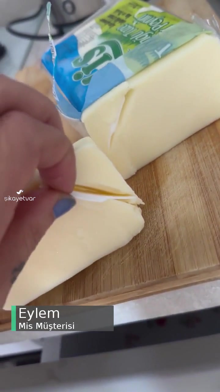 Mis Kaşar Peynirin İçinden Plastik Kapak Çıktı! videonun kapak resmi