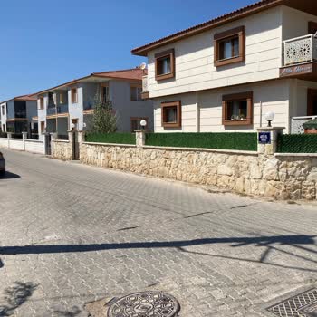 Çöp Konteynerlerinin Yanlış Konumu Yaşam Kalitemizi Olumsuz Etkiliyor