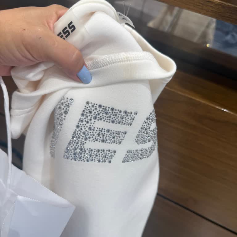 Mağazada Leke Bahanesiyle Zorla Ürün Satışı Ve İade Hakkımın Engellenmesi