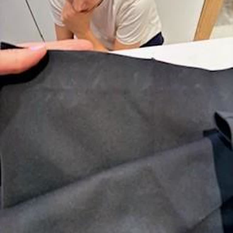 Etiketsiz Ve Kirli Pantolonu İade Etmek İsteyince Mağaza Personelinin Tavrı Kırıcı Oldu