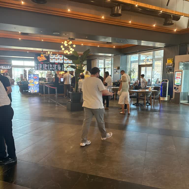 Yaşa Susurluk Restoran’da Uzun Süre Hizmet Alamama Ve İlgisiz Personel Şikayeti