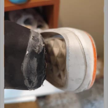 Trendyol Aldığım Ayakkabının Tabanı Kısa Sürede Çıktı, Satıcı Sorumluluk Almadı