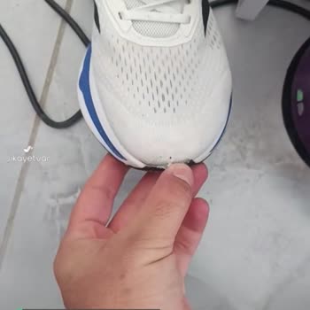 Adidas Değişim Kabul Etmiyorlar