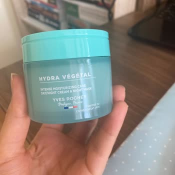 Yves Rocher Nemlendirici Krem Cildimde Tahrişe Ve Sivilcelenmeye Sebep Oldu