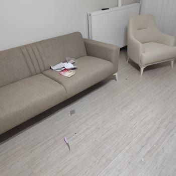 Montaj Ekibi İşi Yarım Bırakıp Evimi Dağınık Halde Terk Etti