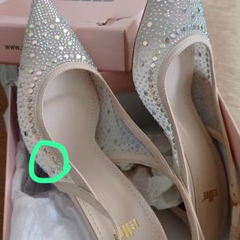 Elle Ayakkabı Yeni Satın Alınan Ayakkabının Defolu Çıkması Ve Mağazaya Ulaşılamaması!