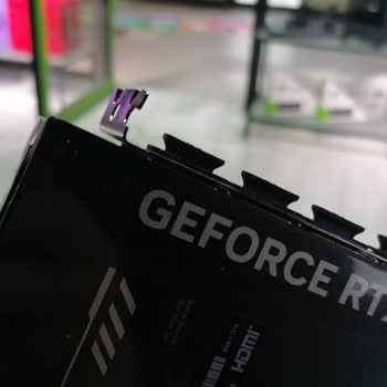 Yeni Alınan Bilgisayarın Ekran Kartında Fiziksel Hasar Şoku