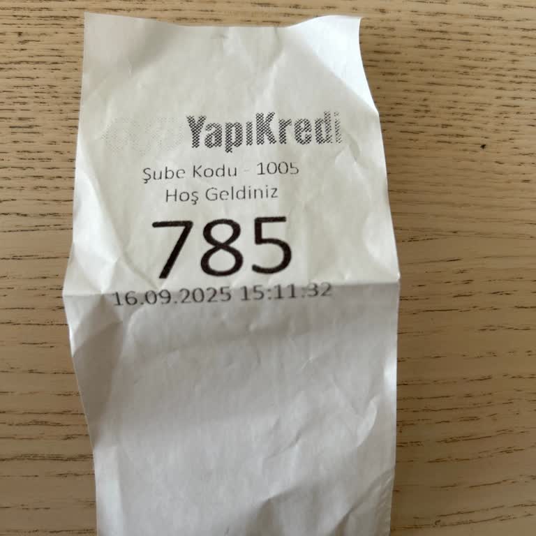 Konut Kredisi İşlemi İçin Bankada 40 Dakika İlgisiz Temsilci Bekledim