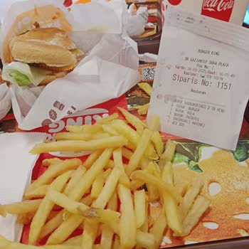 Burger King Şubesinde Bozuk Ve Çiğ Patates Sorunu