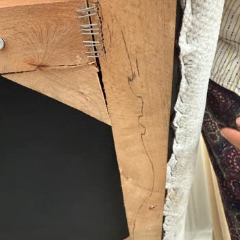 Kusurlu Mobilya, Yetersiz Tamir Ve Kötü Müşteri Hizmeti: AVM İçindeki Mağazadan Hayal Kırıklığı