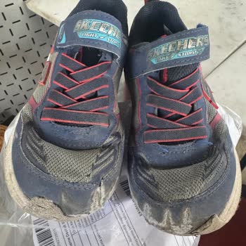 2 Haftada Yırtılan Ayakkabı İçin Skechers'tan Çözüm Alamadım