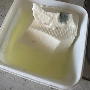 Aldığım Sütaş Beyaz Peynir Kısa Sürede Küflendi Ve Kötü Koktu