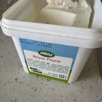 Aldığım Sütaş Beyaz Peynir Kısa Sürede Küflendi Ve Kötü Koktu