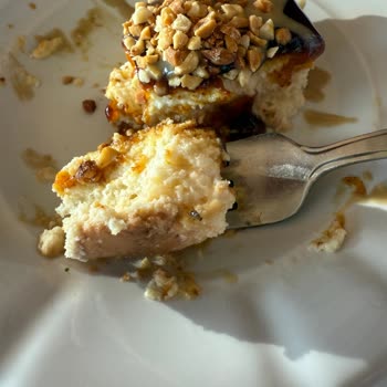 Köfteci Yusuf Sirkeci Şubesi'nde Tatlıdan Böcek Çıkması Ve Hijyen Sorunu