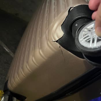 Sixt Shuttle Hizmeti Sırasında Valizim Kırıldı, Mağduriyetim Giderilmiyor