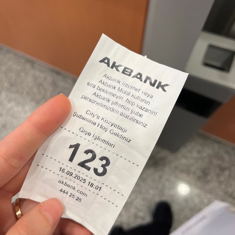 Akbank Citys Kozyatağı Şubesinde Uzun Bekleme Süreleri Ve Döviz İşlemlerinde Mağduriyet