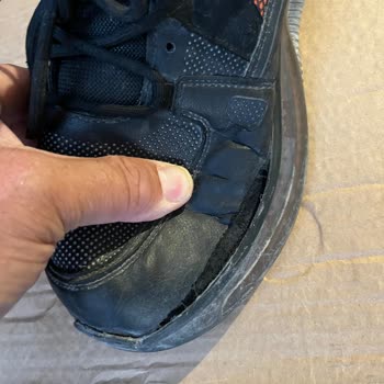 Satın Aldığım Ayakkabının Kusurları Ve Garanti Sürecinde Yaşanan Sorunlar