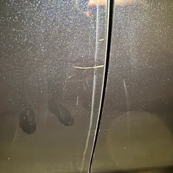 Avek Otomotiv Araç Yıkama Sonrası Oluşan Çizikler ve Pasta Lekeleriyle Karşılaştım