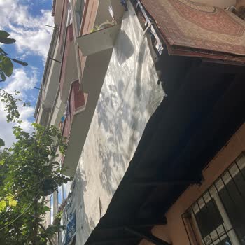 Kaçak Balkon Nedeniyle Güvenlik Ve Rahatsızlık Sorunu
