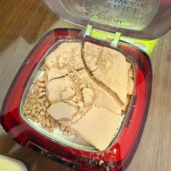 Kırık Gelen Fondötenin Değişimi Talebim Var