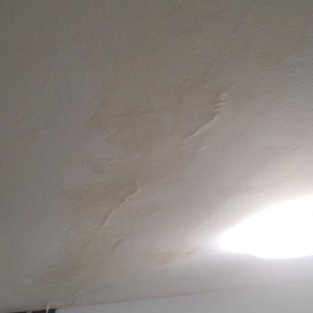 Alpdem İnşaat Çatıda Ciddi Su Sızması Problemi Başladı