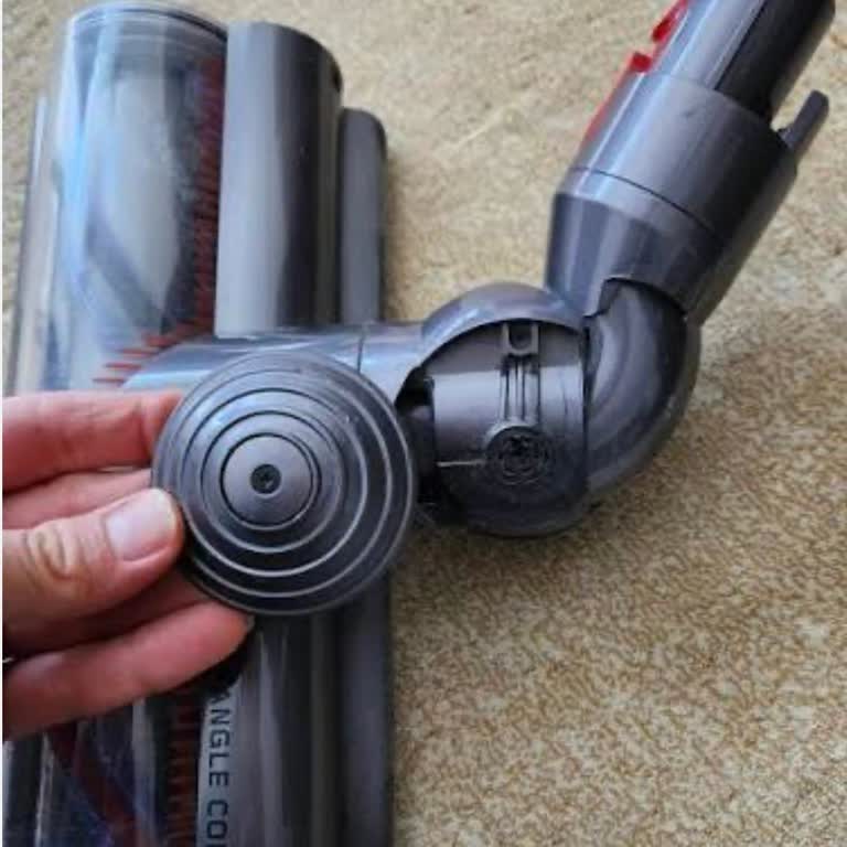 Dyson V15 Süpürge Başlığı Kırıldı, Ücretsiz Değişim Talebim Var