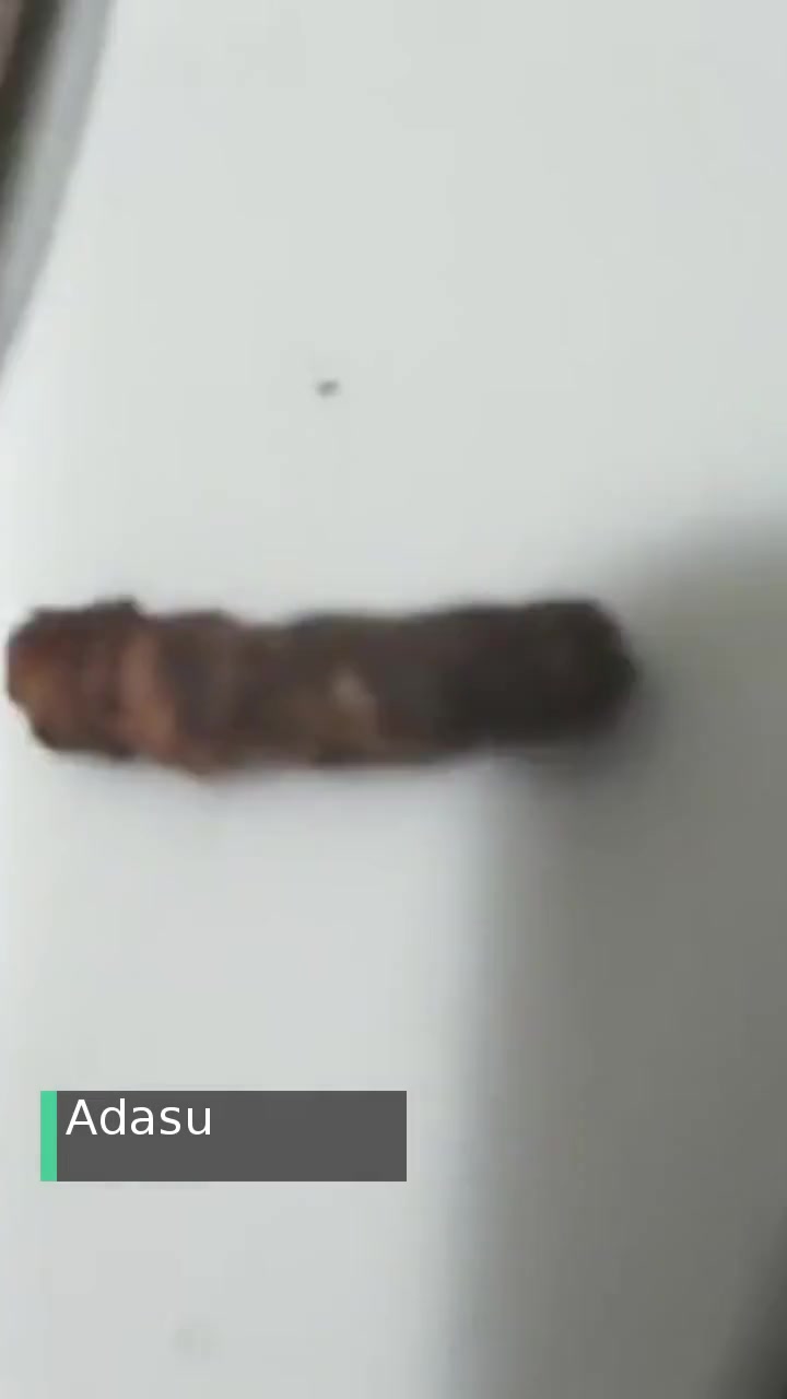 Livashop'tan Aldığım Pastanın İçinden Dal Parçası Çıktı! videonun kapak resmi