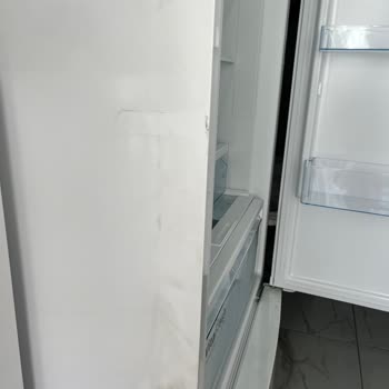 Satın Aldığım Buzdolabı Yerine Teşhir Ürün Teslim Edildi, Ücretim İade Edilmedi