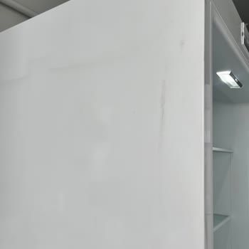 Satın Aldığım Buzdolabı Yerine Teşhir Ürün Teslim Edildi, Ücretim İade Edilmedi