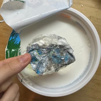 Yoğurttan Çıkan Sert Yabancı Cisim Yüzünden Yaşadığım Sağlık Şoku