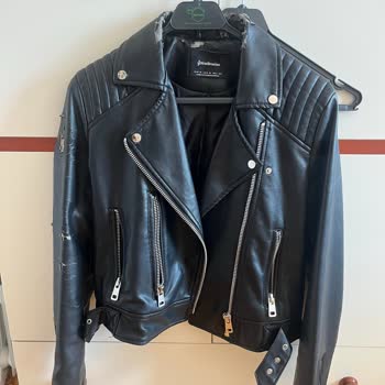 Stradivarius Deri Cekette Kısa Sürede Deformasyon Ve Soyulma