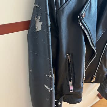 Stradivarius Deri Cekette Kısa Sürede Deformasyon Ve Soyulma