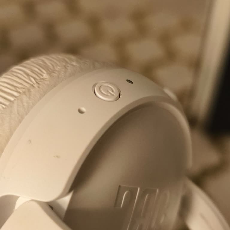 JBL Tune 570 BT Kulaklıkta Tuşlar Aniden Çalışmamaya Başladı