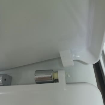 Creavit Klozet Kapağı Menteşe Pimi Kırıldı, Parça Temin Edilemiyor Ve Müşteri Hizmetlerinden Yanıt Alınamıyor