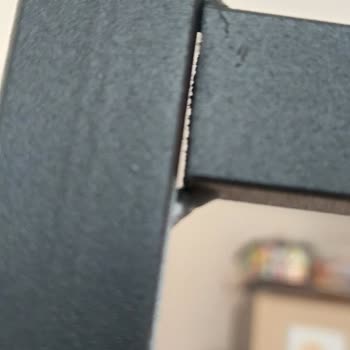 Aldığım Çalışma Masasında Kalitesiz Kaynak Ve Çizik Sorunu