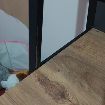 Aldığım Çalışma Masasında Kalitesiz Kaynak Ve Çizik Sorunu