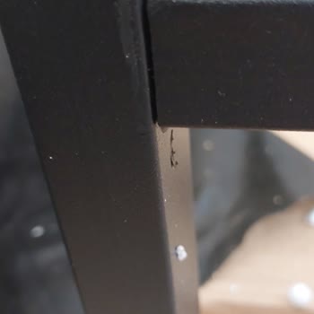 Aldığım Çalışma Masasında Kalitesiz Kaynak Ve Çizik Sorunu