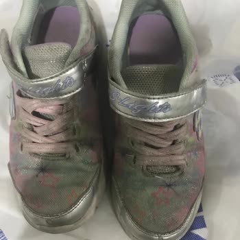 Skechers Çocuk Ayakkabısı İki Ayda Yırtıldı Mağaza Çözüm Sunmadı