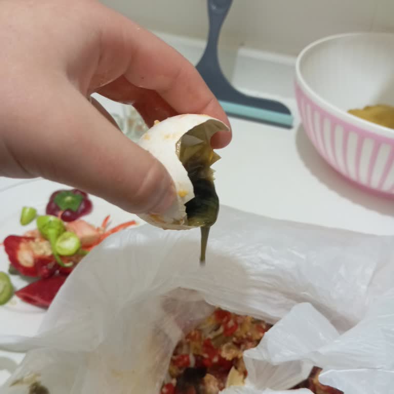 Aldığım Yumurtalar Bozuk Çıktı Mağduriyetim Giderilsin