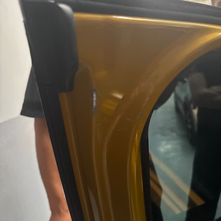 Yetkili Serviste Kapı Hasarı Ve Çözüm Sunulmaması Nedeniyle Mağduriyet Yaşadım