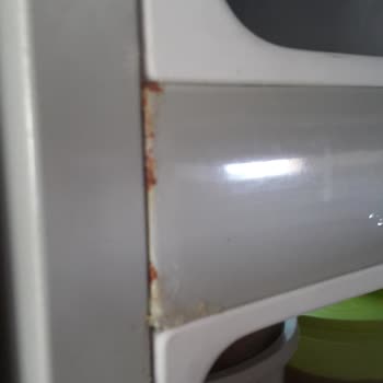 Garantisi Devam Eden Buzdolabında Paslanma Sorunu Ve Değişim Talebi